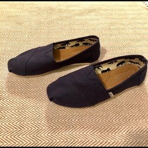 TOMS Classic Canvas Shoes